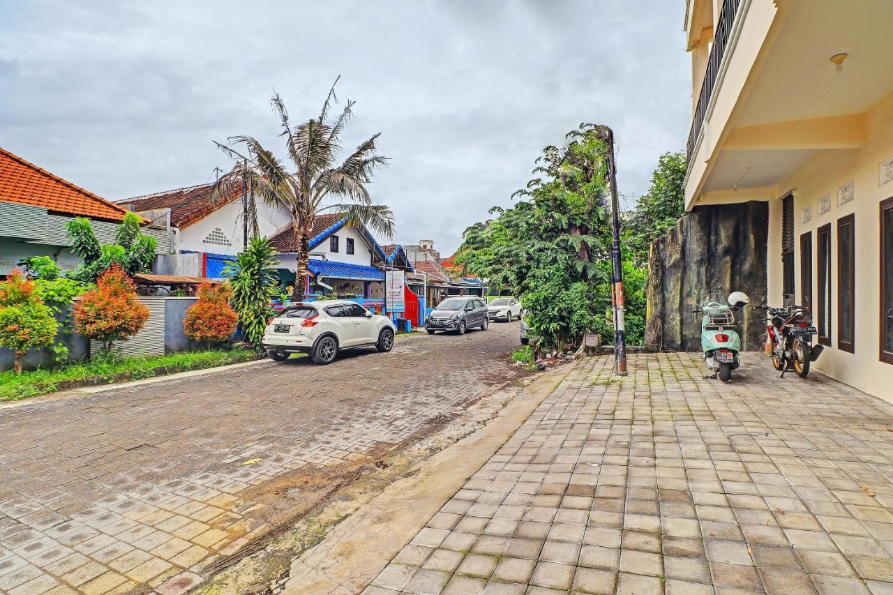 Oyo 91864 Holistic Stay Jimbaran Kültér fotó